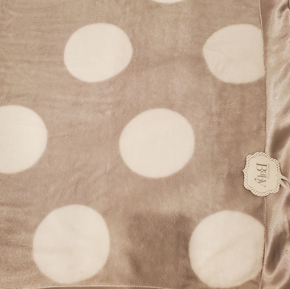 COPY - 💕Nordstrom plush baby blanket gray polka dot Satin border NWT